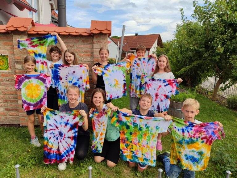 Ferienprogramm T-Shirt Batiken